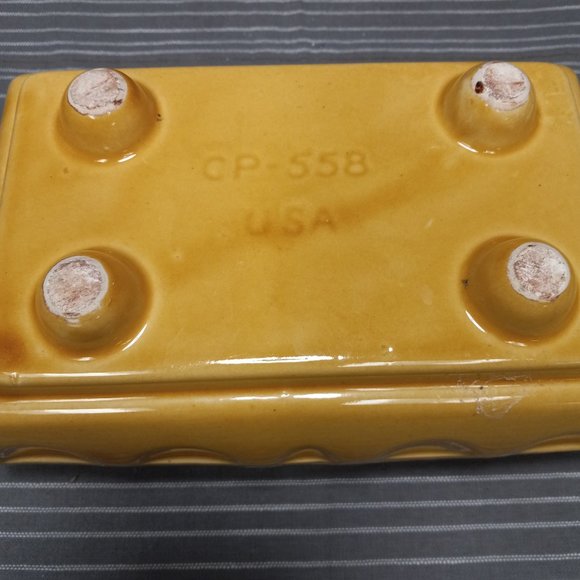 VINTAGE CALIFORNIA POTTERY PLANTER *** RARE MUSTARD COLOR*** - Picture 3 of 3